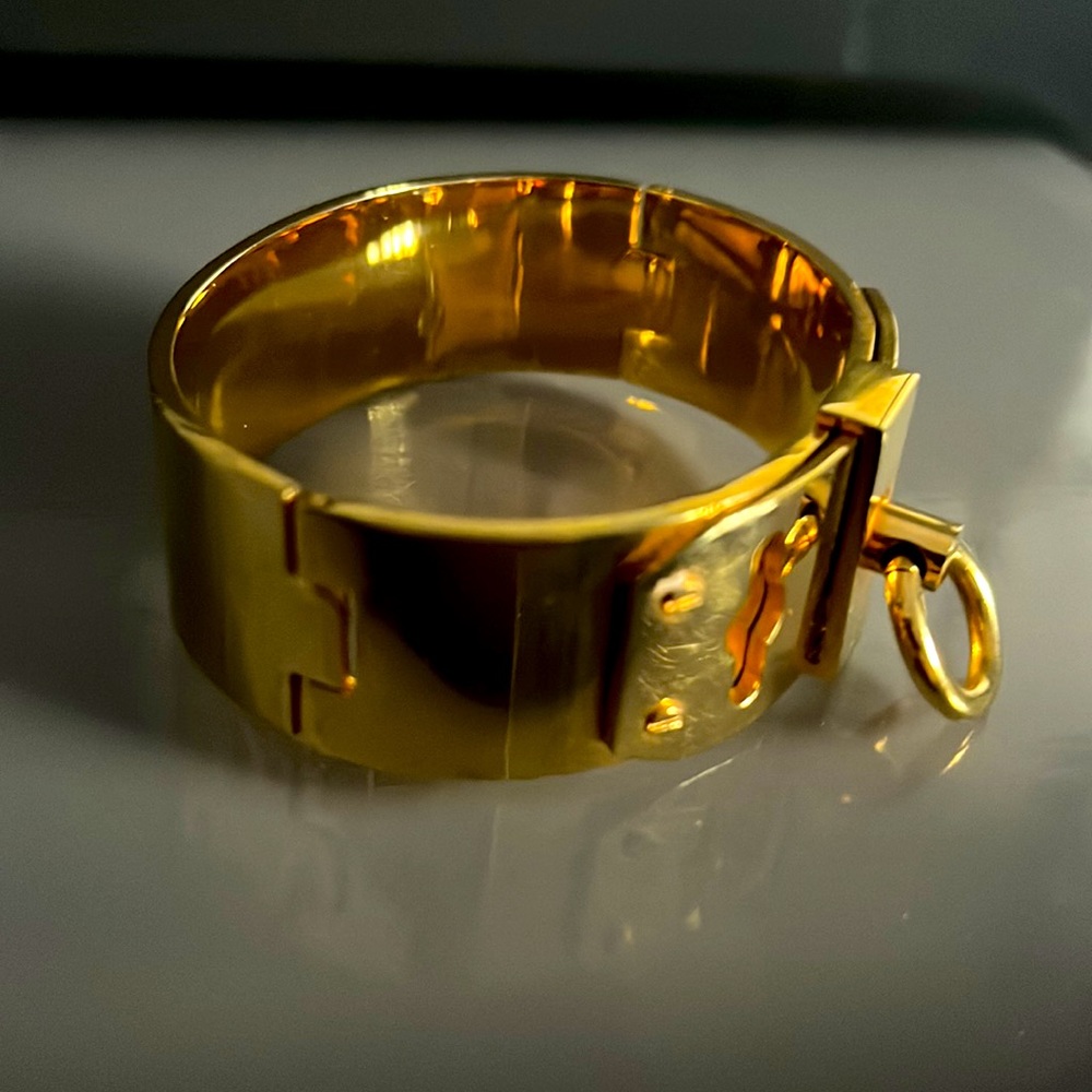 -Gold Tone Ring Hinged Clamper Statement Bracelet - image 5